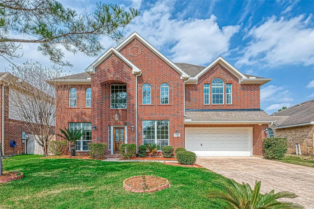 11205 Sunlit Bay Drive, Pearland, TX 77584