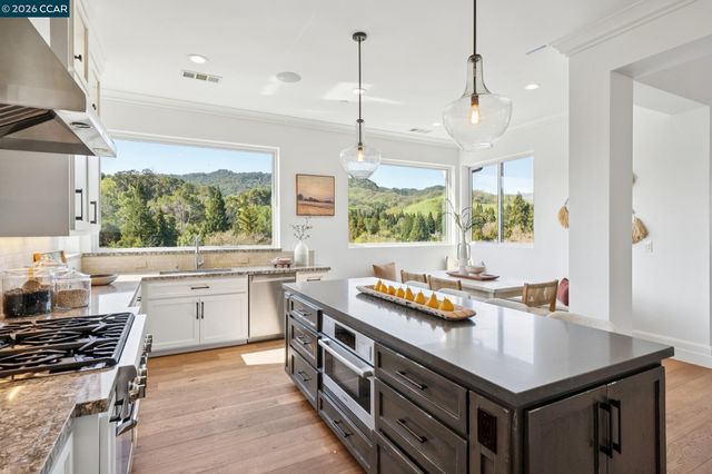 120 Arbor View Ln, Lafayette, CA 94549