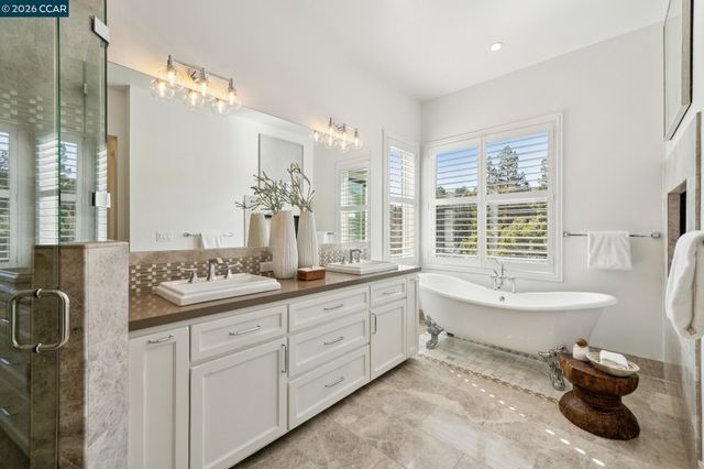 120 Arbor View Ln, Lafayette, CA 94549