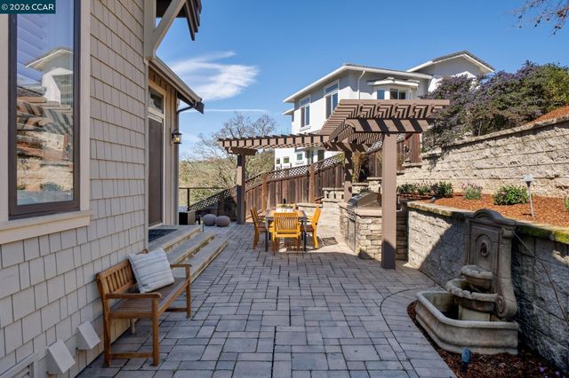 120 Arbor View Ln, Lafayette, CA 94549