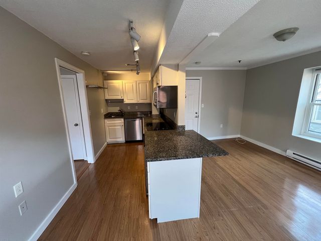 90 Fleet St Apt 3-1, Portsmouth, NH 03801