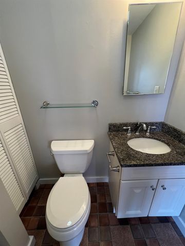 90 Fleet St Apt 3-1, Portsmouth, NH 03801