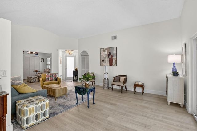 327 SW 191st Terrace, Pembroke Pines, FL 33029