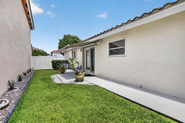 327 SW 191st Terrace, Pembroke Pines, FL 33029