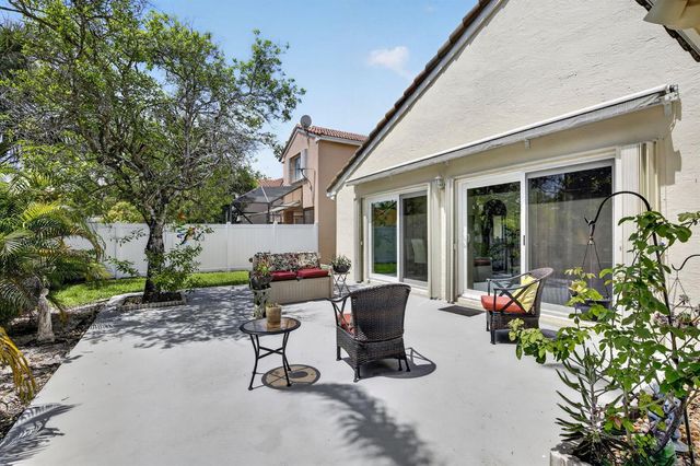 327 SW 191st Terrace, Pembroke Pines, FL 33029