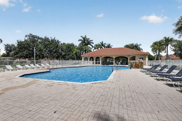 327 SW 191st Terrace, Pembroke Pines, FL 33029