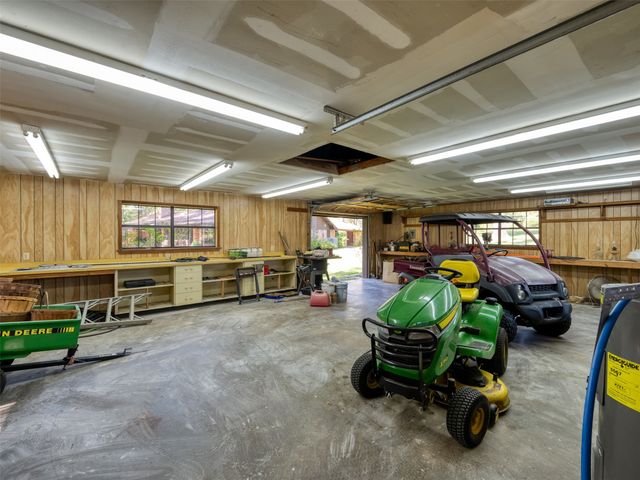 1639 SE Loop 456, Jacksonville, TX 75766