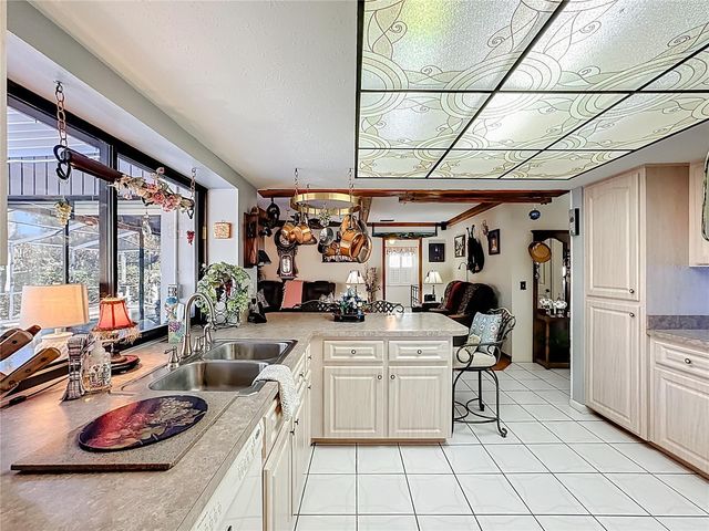 1822 LAUREL OAK DRIVE, Valrico, FL 33596