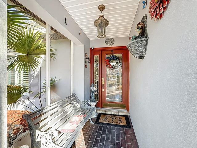 1822 LAUREL OAK DRIVE, Valrico, FL 33596