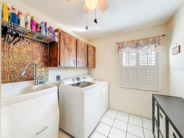 1822 LAUREL OAK DRIVE, Valrico, FL 33596