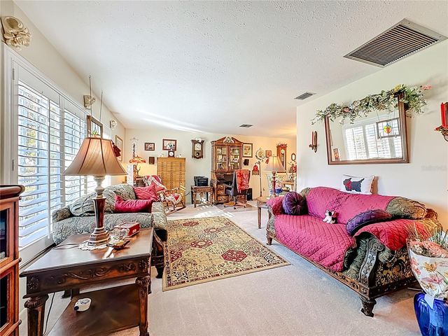 1822 LAUREL OAK DRIVE, Valrico, FL 33596