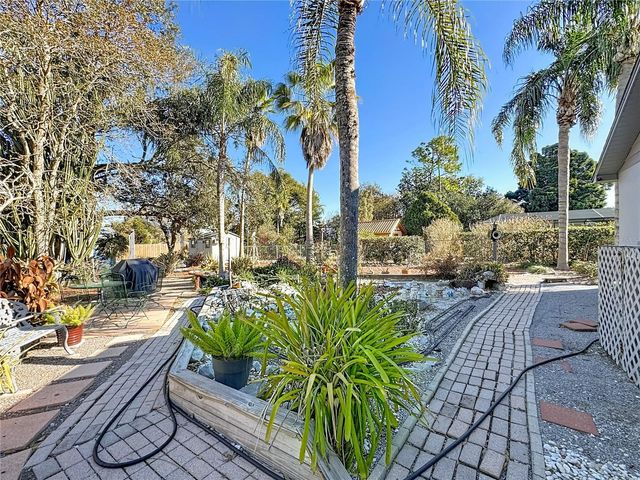 1822 LAUREL OAK DRIVE, Valrico, FL 33596