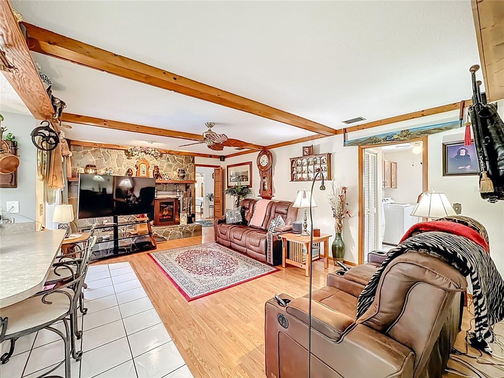 Image 23 of property listing at 1822 LAUREL OAK DRIVE, Valrico, FL 33596