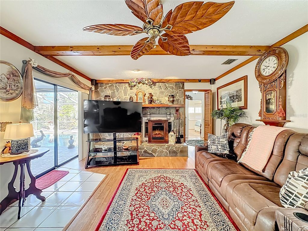 Image 26 of property listing at 1822 LAUREL OAK DRIVE, Valrico, FL 33596