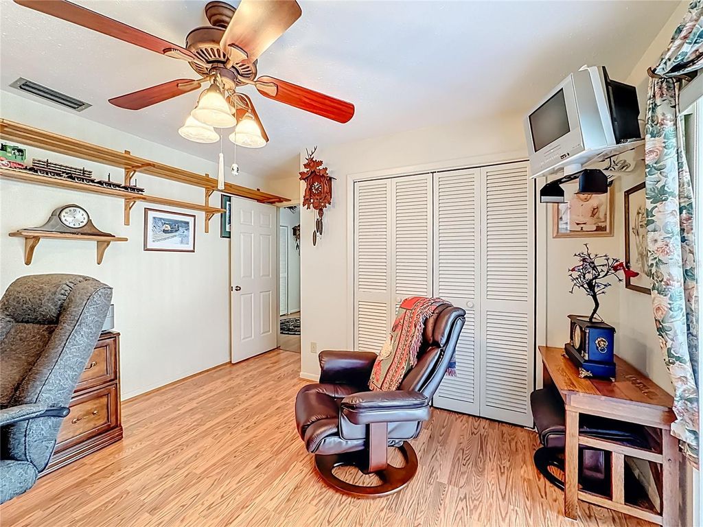 Image 28 of property listing at 1822 LAUREL OAK DRIVE, Valrico, FL 33596