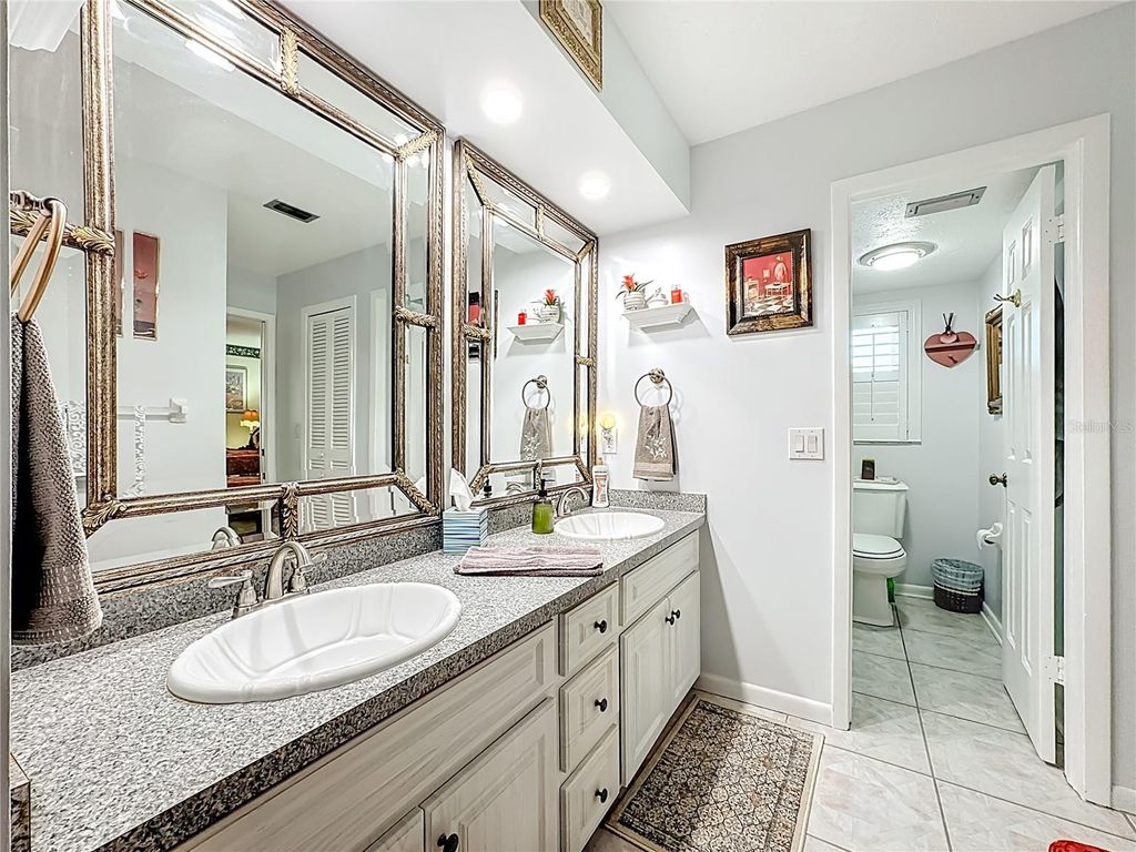 Image 31 of property listing at 1822 LAUREL OAK DRIVE, Valrico, FL 33596