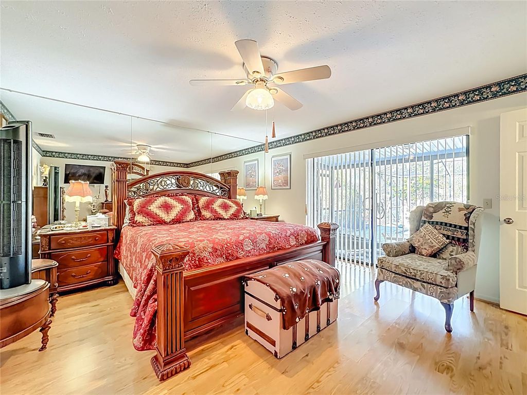 Image 35 of property listing at 1822 LAUREL OAK DRIVE, Valrico, FL 33596