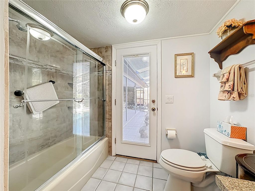 Image 41 of property listing at 1822 LAUREL OAK DRIVE, Valrico, FL 33596