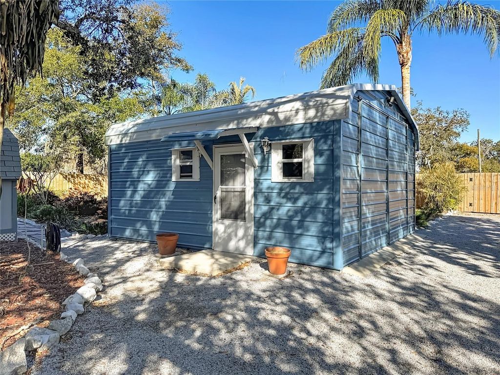 Image 61 of property listing at 1822 LAUREL OAK DRIVE, Valrico, FL 33596