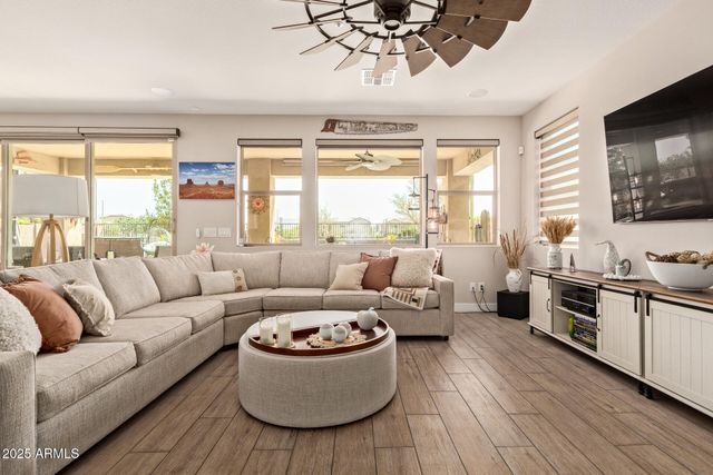 1657 S HENRY Lane, Gilbert, AZ 85295