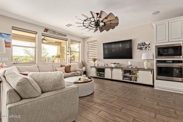 1657 S HENRY Lane, Gilbert, AZ 85295