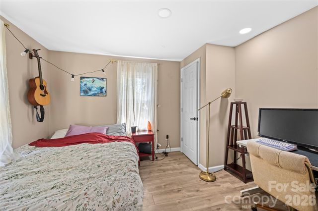 1 Detroit Avenue, Asheville, NC 28806