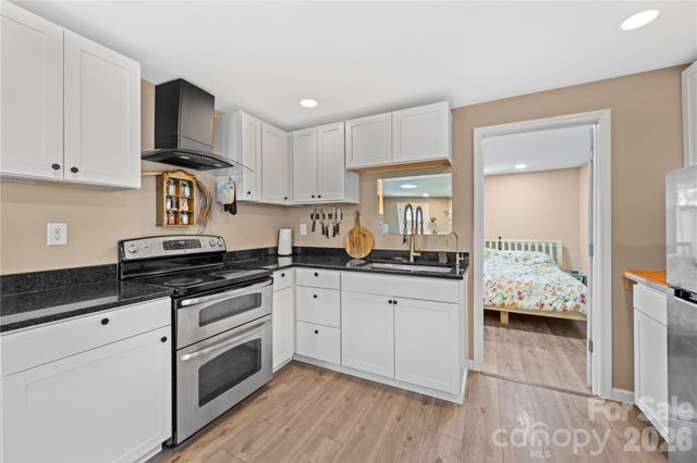 1 Detroit Avenue, Asheville, NC 28806