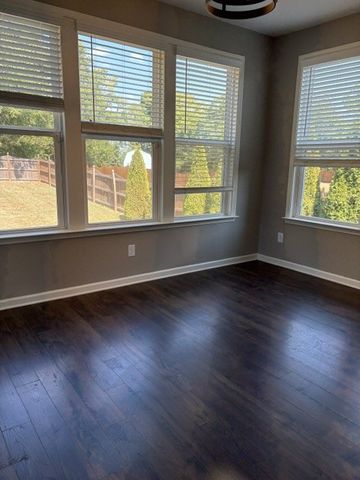 563 Montrose Dr, Mount Juliet, TN 37122