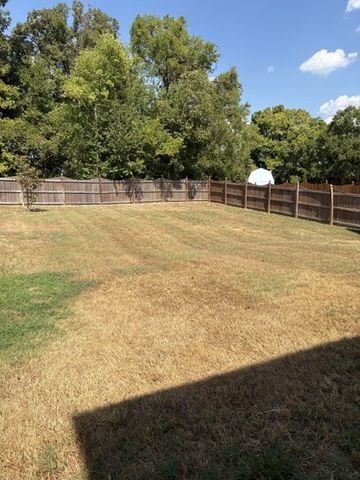 563 Montrose Dr, Mount Juliet, TN 37122
