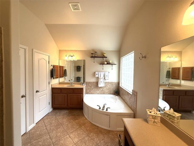 608 Pebblestone Walk DR, Cedar Park, TX 78613