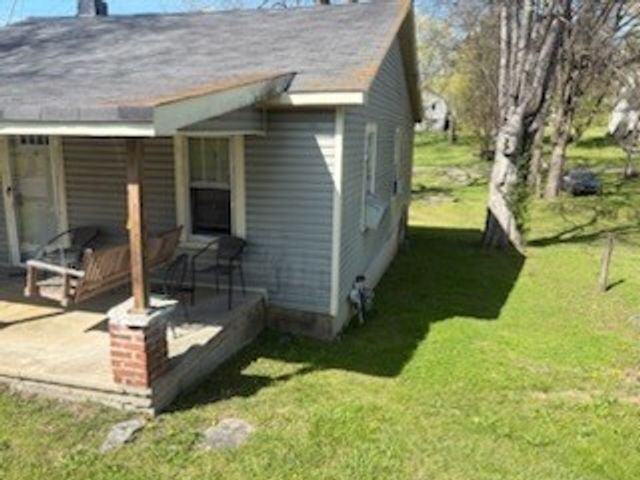 1011 Maple St, W, Fayetteville, TN 37334