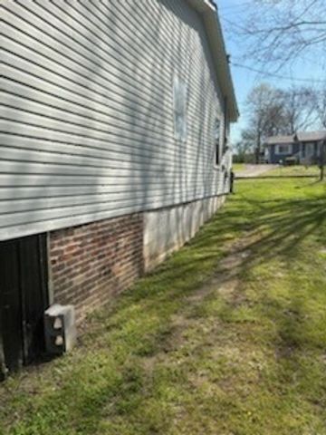 1011 Maple St, W, Fayetteville, TN 37334