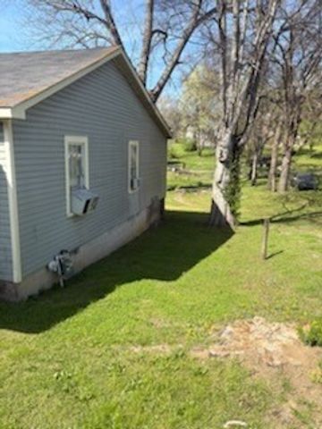 1011 Maple St, W, Fayetteville, TN 37334