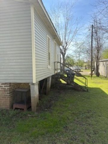 1011 Maple St, W, Fayetteville, TN 37334