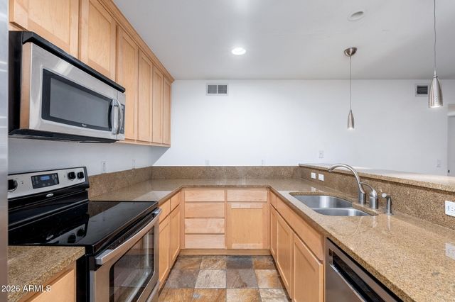 4704 E Paradise Village Parkway 106, Phoenix, AZ 85032