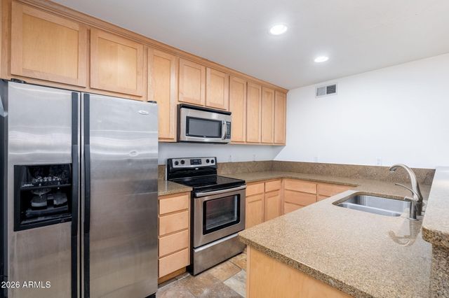 4704 E Paradise Village Parkway 106, Phoenix, AZ 85032