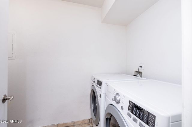 4704 E Paradise Village Parkway 106, Phoenix, AZ 85032
