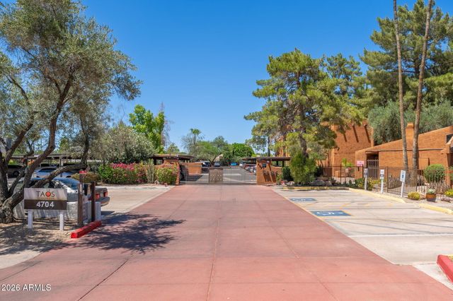 4704 E Paradise Village Parkway 106, Phoenix, AZ 85032