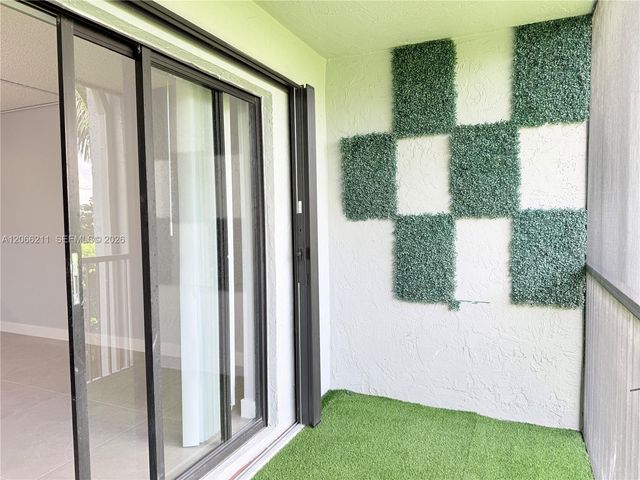 16511 Blatt Boulevard 203, Weston, FL 33326