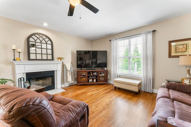 2052 Woodcliff Dr, Smyrna, TN 37167