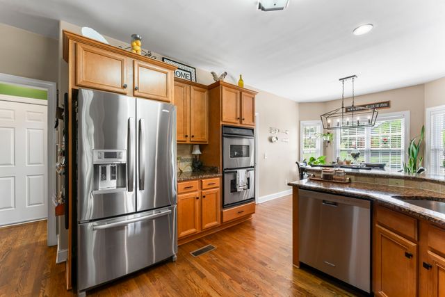 2052 Woodcliff Dr, Smyrna, TN 37167