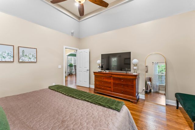 2052 Woodcliff Dr, Smyrna, TN 37167