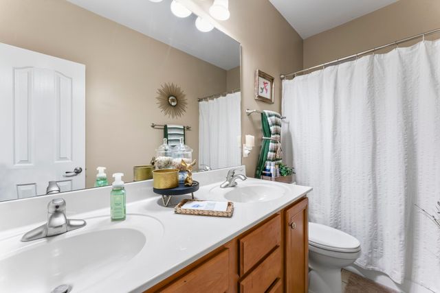 2052 Woodcliff Dr, Smyrna, TN 37167