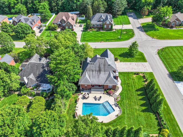 2052 Woodcliff Dr, Smyrna, TN 37167