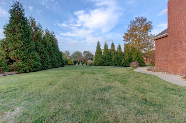 2052 Woodcliff Dr, Smyrna, TN 37167