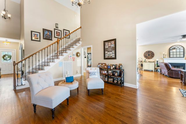 2052 Woodcliff Dr, Smyrna, TN 37167