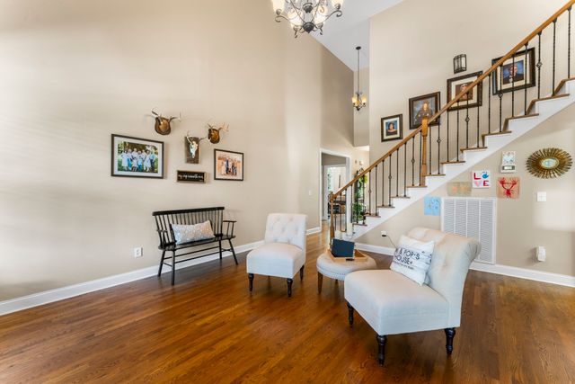 2052 Woodcliff Dr, Smyrna, TN 37167