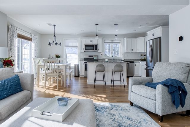 1401 Kenwood Way 1401, Clinton, MA 01510