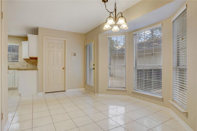 10 E Trillium Circle, The Woodlands, TX 77381