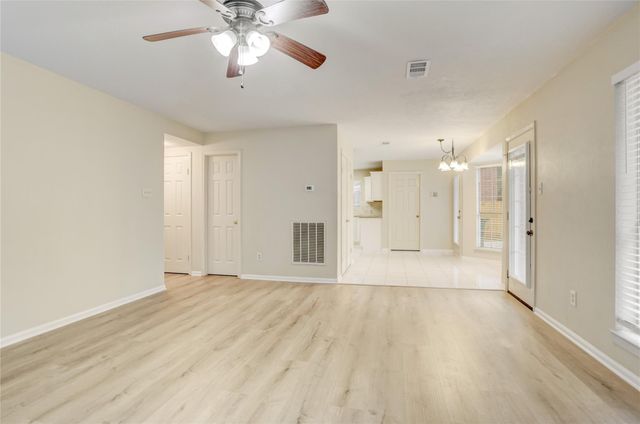 10 E Trillium Circle, The Woodlands, TX 77381